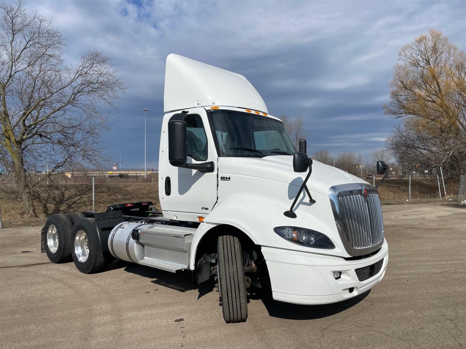 International RH613 2025 WMI Trucks